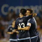 Leo Messi Argentina celebra su gol ante Bolivia con su compañero en la selección de Argentna Milton Casco.-EFE / AARON M. SPRECHER