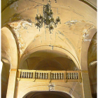 Vista frontal del coro semihundido y de los desprendimientos de la bóveda.-INFORME RESTAURACIÓN