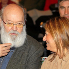 El director José Luis Cuerda y la alcaldesa de Medina, Teresa López, durante la presentación del festival en Madrid.-ICAL