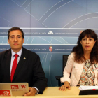 La viceportavoz del Grupo Parlamentario Socialista, Ana Redondo, y el procurador socialista Miguel Ángel Fernández Cardo, valoran los asuntos abordados en la Diputación Permanente-Ical