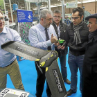 Representantes de Riegos del Duero explican en la Feria Agraria el funcionamiento de su drone-J.M.Lostau