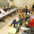 Asamblea de vecinos del barrio Buenos Aires en el instituto Galileo.-J.M.LOSTAU