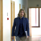 Pablo Fernández, ayer en las Cortes, antes de comparecer ante los medios de comunicación.-ICAL