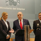Comparecencia del ministro del Interior, Jorge Fernández Díaz, junto a la Delegada del Gobierno de Madrid, Cristina Cifuentes.-Foto: AGUSTÍN CATALÁN