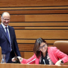 El presidente de las Cortes, Luis Fuentes, y la vicepresidenta segunda, Ana Sánchez, durante el Pleno de las Cortes de Castilla y León.-ICAL