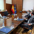 El alcalde de Valladolid, Óscar Puente, y la ministra de Defensa, Margarita Robles, analizan la creación de dotaciones en el cuartel de San Quintín. ICAL