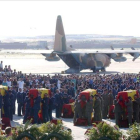 Funeral de las víctimas del Yak-42, el 28 de mayo del 2003 en la base de Torrejón de Ardoz (Madrdid).-AP PHOTO / PAUL WHITE