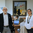 Javier Blasco y Eva Álvarez, profesores de la Universidad de Valladolid, en las instalaciones de la Facultad de Filosofía y Letras.-J. M. LOSTAU