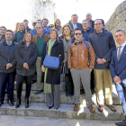 Foto de familia con Milagros Marcos e Isabel Fernández Tejerina en primer término.-ICAL