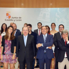 Juan Vicente Herrera, y el consejero de Sanidad, Antonio Saez Aguado, posan junto a los galardonados con los premios 'José María Segovia de Arana'-ICAL