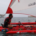 Quico Taronjí, con su kayak trimarán en Ceuta.-EL PERIÓDICO