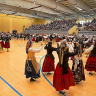 Participantes en el XXIEncuentro Provincial de Folclore celebrado ayer en Peñafiel.-EL MUNDO