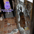 Detenidos dos hombres por un presunto delito de robo con fuerza en un establecimiento en el barrio de Los Pajarillos (Valladolid). - ICAL