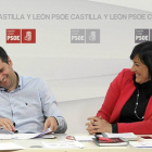 El secretario autonómico del PSOE, Luis Tudanca, y la secretaria de Organización, Ana Sánchez, ayer, en la reunión de trabajo del comité electoral-Ical