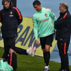 Cristiano Ronaldo bromea junto a Ricardo Quaresma-AFP