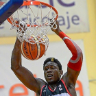 Boubacar Sidibe ejecuta un espectacular mate-LOF