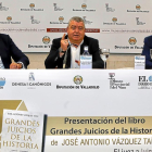 El presidente de la Diputación, Jesús Julio Carnero, el juez José Antonio Vázquez Taín y el director de EL MUNDO DE CASTILLA Y LEÓN, Pablo Lago, durante la presentación del libro.-J.M. LOSTAU