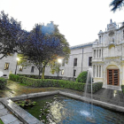 Patio interior del Colegio Mayor Santa Cruz, propiedad de la Universidad de Valladolid.-El Mundo