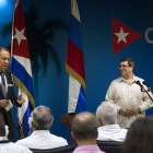 Los ministros de Exteriores de Rusia y Cuba, Serguéi Lavrov y Bruno Rodriguez.-AP