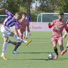 Caye Quintana remata en el partido frente al líder Guijuelo.-Pablo Requejo
