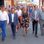 En el centro de la imagen Alfonso Romo, Adela Cabezas y Conrado Íscar en la inauguración de la XIX Convivencia de Asociaciones de Mayores, ayer.-E. M.