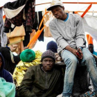 Migrantes a bordo del ’Open Arms’, este domingo.-REUTERS