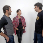 El director Pere Vilà (dcha)  junto a Nora Navas y Alex Brendemühl,  protagonistas de  ‘L’arteria invisible-Pablo Requejo