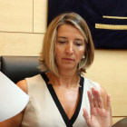 La consejera Alicia García, ayer, durante su intervención en la comisión, en las Cortes, para explicar los pasos dados por su departamento en el caso de Sara.-ICAL