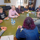 Representantes del comité de empresa de Dulciora reunidos con Carnero y los portavoces de los grupos políticos.-E. M.