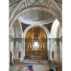 Vista de la iglesia desacralizada con el retablo al fondo, que se seá tasado en los próximos días. E.M.
