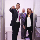 Roberto Herreras y Milagros Marcos visitan la planta.-ICAL
