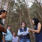 El consejero de Fomento y Medio Ambiente, Juan Carlos Suárez-Quiñones, visita el monte pinar de Navafría en el Parque Natural de Guadarrama-Ical