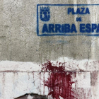 Pintadas en las antiguas placas-OSCAR DEL POZO