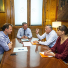 Los ‘populares’ Borja Suárez y César Rico junto a los representantes de Cs, Lorenzo Rodríguez y Laura Puente.-SANTI OTERO