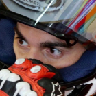 Dani Pedrosa, meditando en el taller del equipo Repsol-Honda de Alemania.-JAN WOITAS
