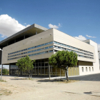 La fachada del Instituto de Oftalmobiología Aplicada (IOBA) de la Universidad de Valladolid. / E.M.