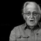 Noam Chomsky, en un fotograma del vídeo. /-PERIODICO
