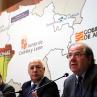 El presidente de la Junta de Castilla y León, Juan Vicente Herrera, interviene en la rueda de prensa posterior a la Cumbre Autonómica de Financiación.-MIRIAM CHACÓN / ICAL