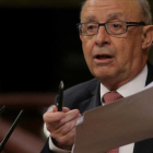 El ministro Montoro durante el debate de los Presupuestos del Estado.-JOSÉ LUIS ROCA