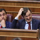 Fernando Martínez-Maillo y Rafael Hernando. de PP, ayer, durante el debate.-DAVID CASTRO