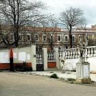 Fachada del angiguo cuartel de artillería Marqués de la Ensenada, en Medina del Campo.-S. G. C.