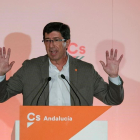 El candidato de Ciudadanos a la Junta de Andalucía, Juan Marín, en un mitin en Linares.-CARLOS CID GAITÁN (EFE)