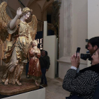La exposición la han compuesto 90 obras sacras repartidas en tres escenarios diferentes de la villa ducal.-RÁUL OCHOA