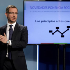 El vicesecretario del PP Javier Maroto en la presentación de la ponencia social que el PP defenderá en su congreso nacional-JOSÉ LUIS ROCA