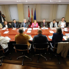 La vicepresidenta y consejera de Empleo, Rosa Valdeón, mantiene una reunión con los agentes económicos y sociales para comenzar los trabajos de la II Estrategia Integrada de Empleo.-ICAL