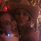 Elsa Pataky y Miley Cyrus, en una imagen que ambas han colgado en sus respectivas cuentas de Instragram.-INSTAGRAM