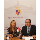 La concejal de Cultura, Carmen Fernández y el Alcalde de Palencia, Alfonso Polanco, comunican en rueda de prensa el robo de piezas del escultor Victorio Macho que iban a ser expuestas, en Roma, con motivo del 50 aniversario de su fallecimiento-ICAL