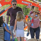 Ben Affeck y Jennifer Garner celebran el 4 de julio con sus hijos Violet, Seraphina y Samuel.-GTRES