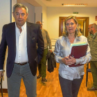 Pilar del Olmo y Fernando de la Cierva ayer, en la sede del Partido Popular de Valladolid.-ICAL