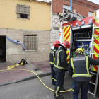 Incendio en la calle Tierra del Pan en el el barrio de España en Valladolid-ICAL